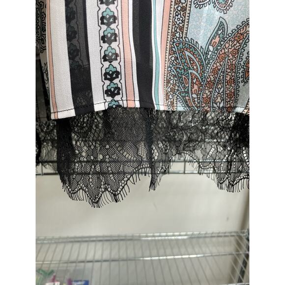 Chico's Women's Paisley Tiered Sleeve Top Size 2 Large Flowy Boho Lace Hem - Picture 10 of 10